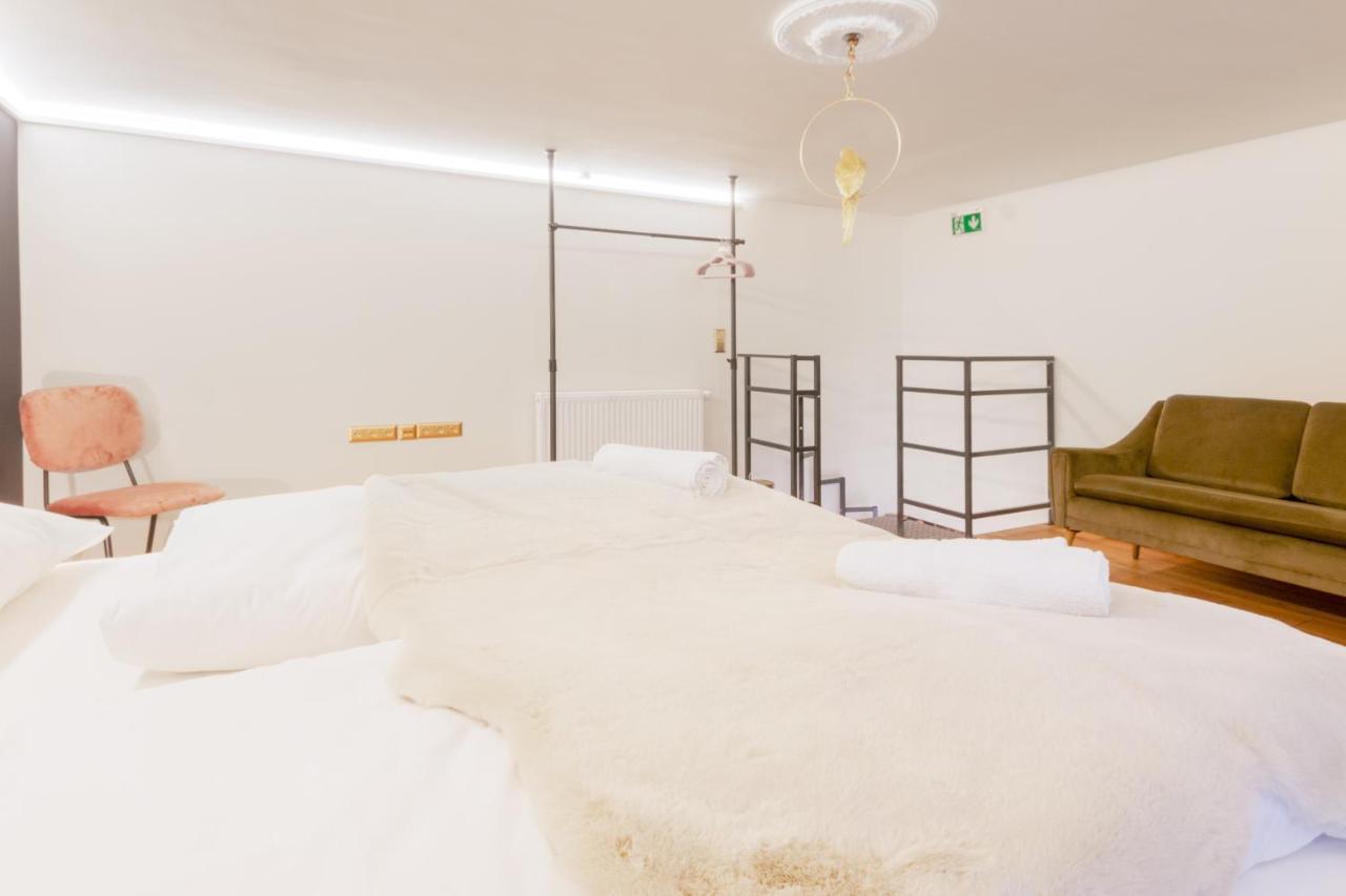 Zentral - Netflix - 2 Stoecke - Arbeitsplatz Apartment Виена Екстериор снимка