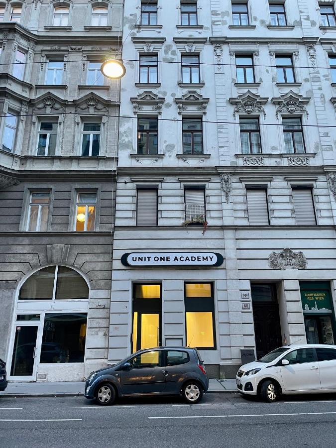 Zentral - Netflix - 2 Stoecke - Arbeitsplatz Apartment Виена Екстериор снимка