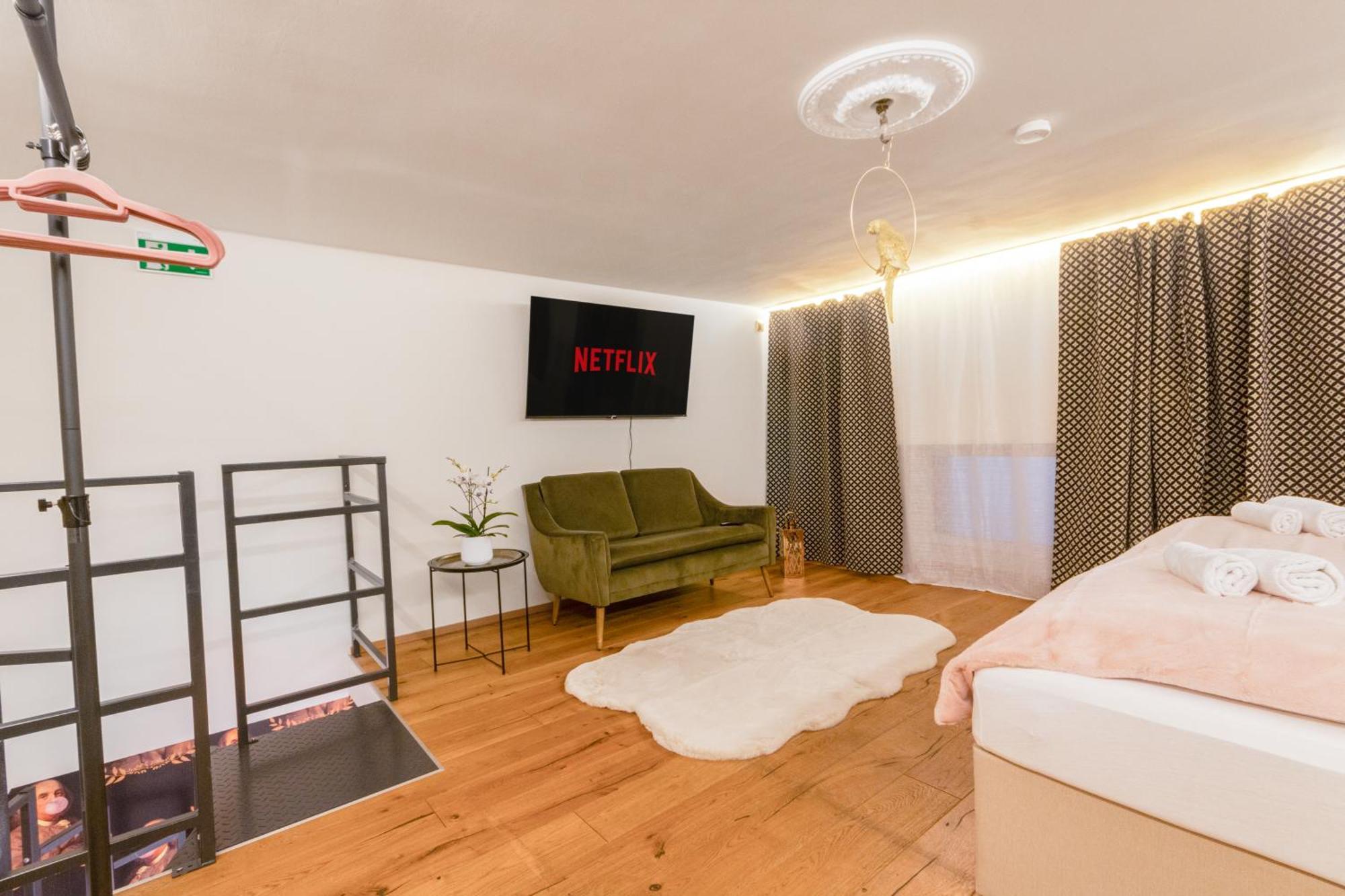 Zentral - Netflix - 2 Stoecke - Arbeitsplatz Apartment Виена Екстериор снимка